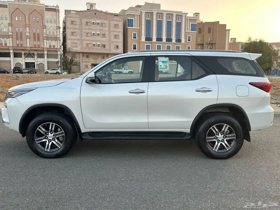 فورشنر 6 سلندر دبل (VX) 2023 ( بحالة الوكالة ) 5