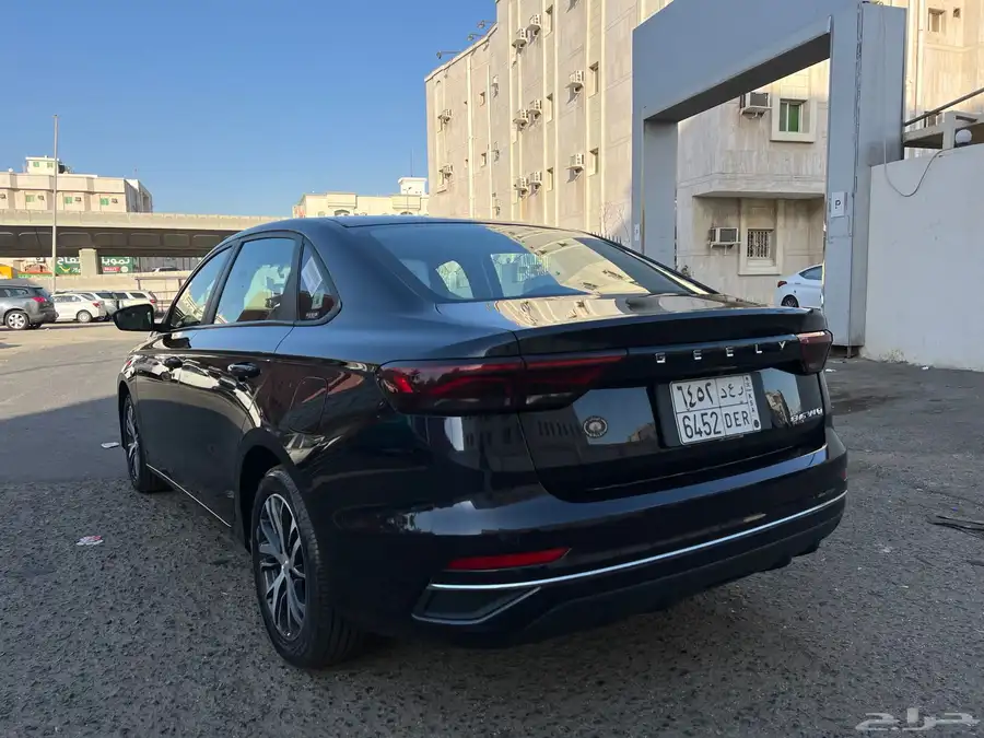 جيلي امجراند 2024 استاندر بصمة شبه الجديد 3
