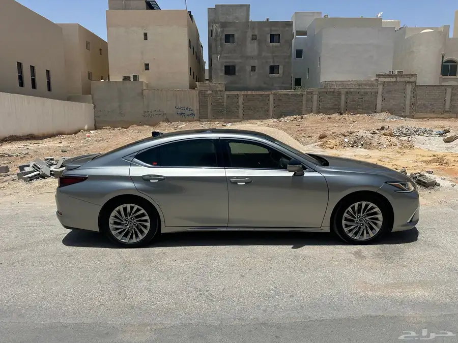 للبيع لكزس 350 ES 2019 CC 4
