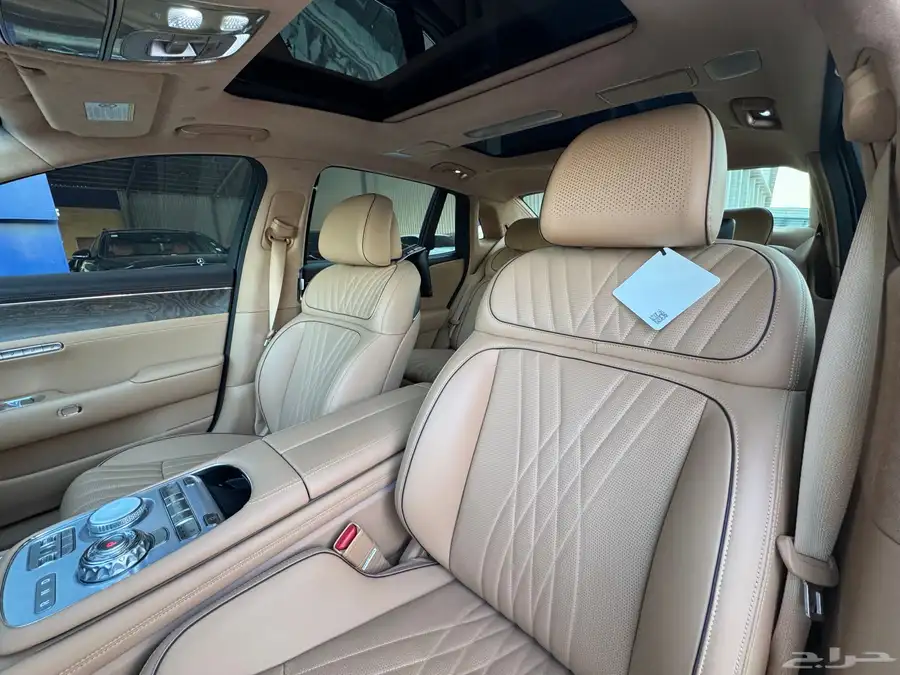 جنسس G90 رويال 2023 عداد 8 الاف على الضمان 7