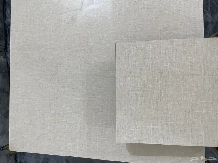 طاولة مع 4 خدمه 1