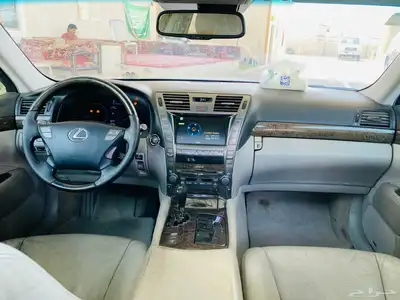 لكزيس LS460 2008 17