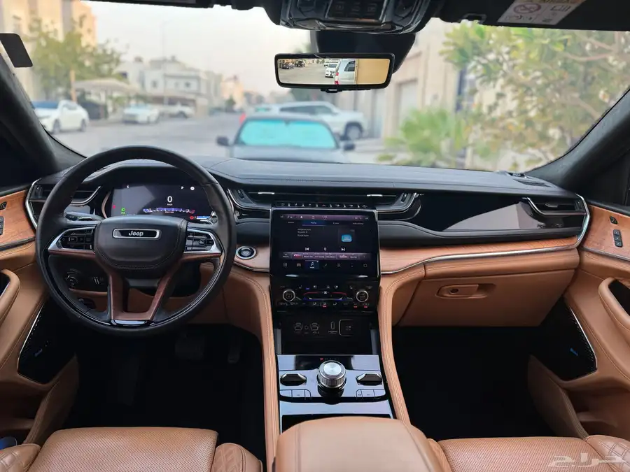 جيب جراند شيروكي ساميت 2023 ستة سلندر JEEP Summit 2023 10