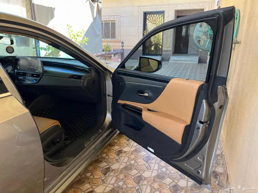 لكزس مديل 2023 حجم 250 ES سعودية عبداللطيف جميل AA 57
