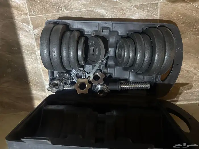 للبيع سرير ايكيا مع دولاب ومكاتب جديده وطفاية حريق وكراسي 5