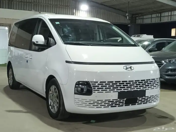 هيونداي ستاريا ابيض 2022 ديزل بطاقة جمركية وارد كوريا 1