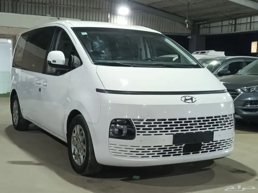 هيونداي ستاريا ابيض 2022 ديزل بطاقة جمركية وارد كوريا 1