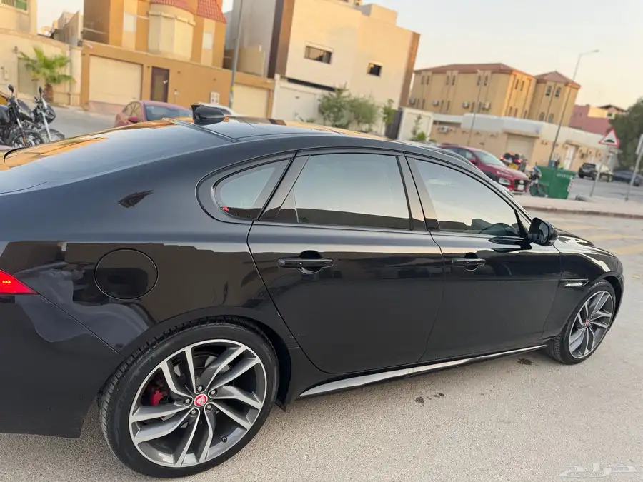 جاكوار XFS - 2016 4
