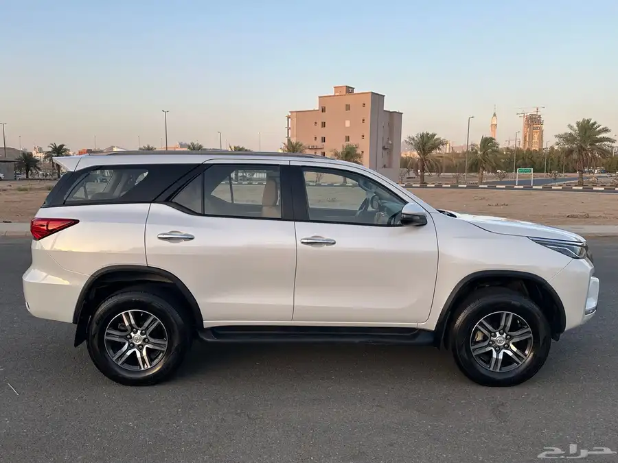 فورشنر 6 سلندر دبل (VX) 2023 ( بحالة الوكالة ) 2
