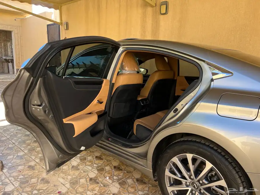 لكزس مديل 2023 حجم 250 ES سعودية عبداللطيف جميل AA 47