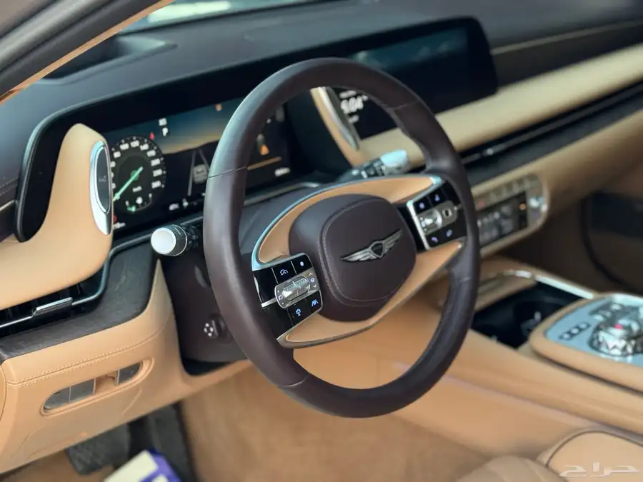 جنسس G90 رويال 2023 عداد 8 الاف على الضمان 4
