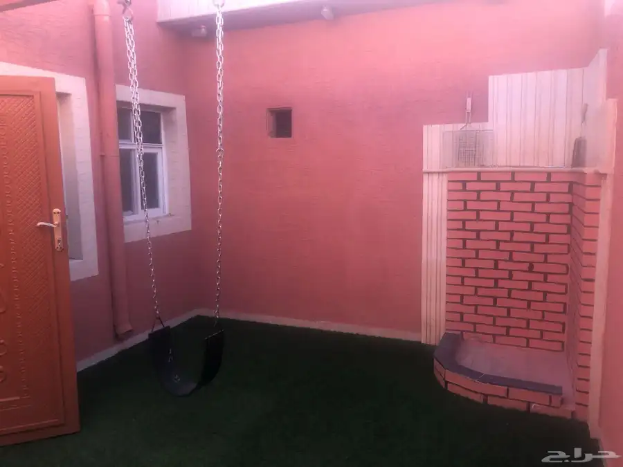 شقة صغيره مفروشة بالكامل ومعها سطح للإيجار 3