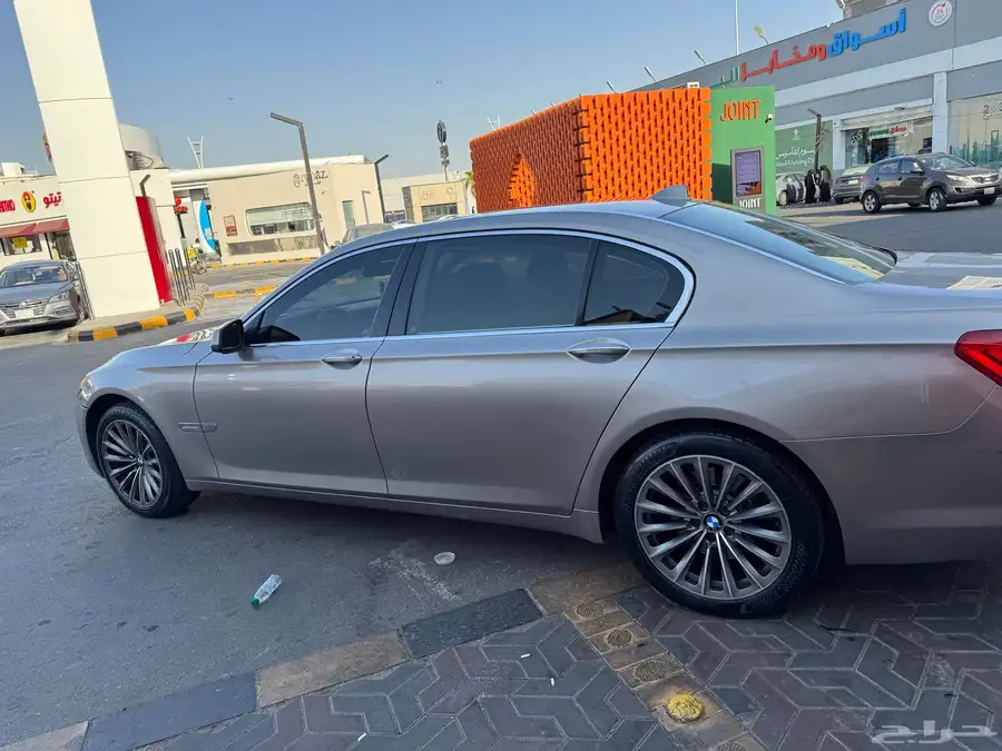 اقبل البدل BMW بي ام 2009 الفئة السابعة 740 index