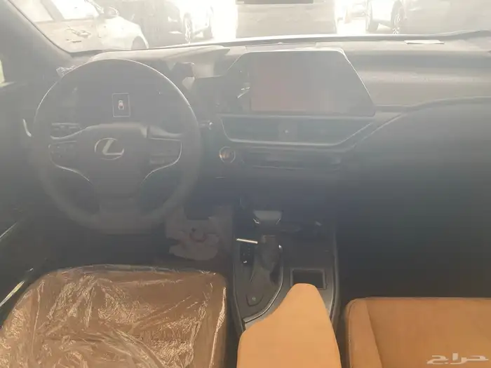 لكزس UX200 استندر خليجي 2023 11