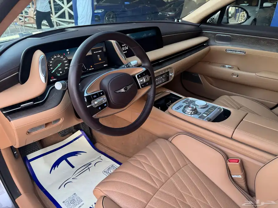 جنسس G90 رويال 2023 عداد 8 الاف على الضمان 5