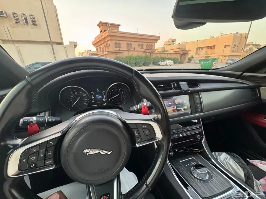 جاكوار XFS - 2016 14