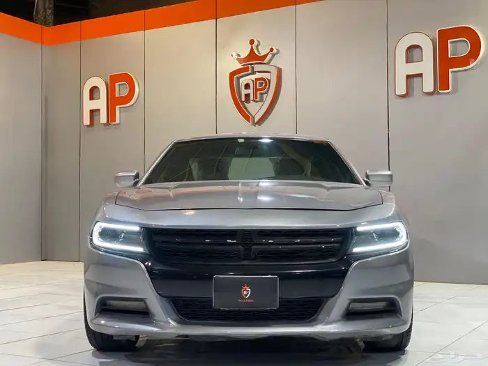 تشارجر SXT 2015 بحالة نظيفة 4