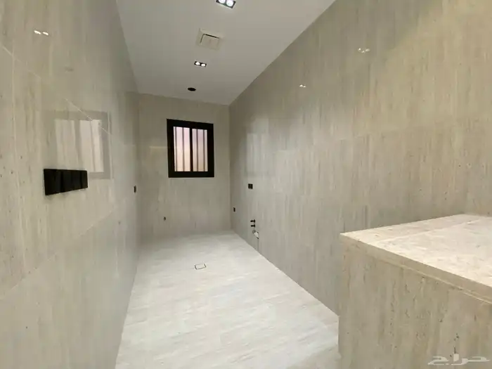للبيع روف علوي مع ملحق بدرج داخلي جميع الضمانات والخدمات 22