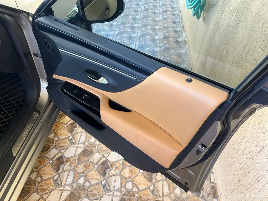 لكزس مديل 2023 حجم 250 ES سعودية عبداللطيف جميل AA 67