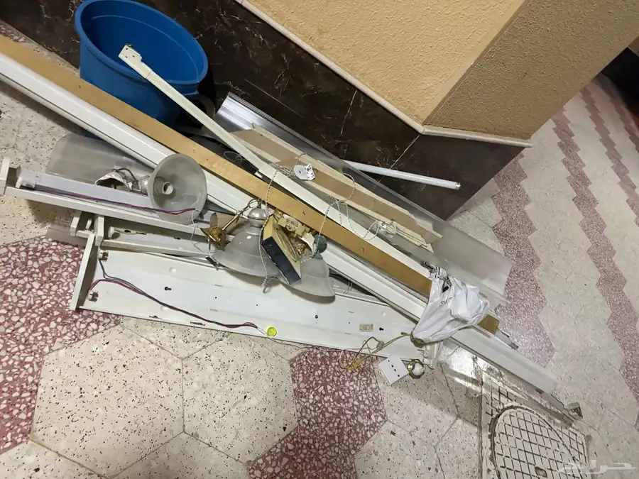 يوجد أغراض موضح بالصورة المحتاج يتفضل بأخذها فورا 0