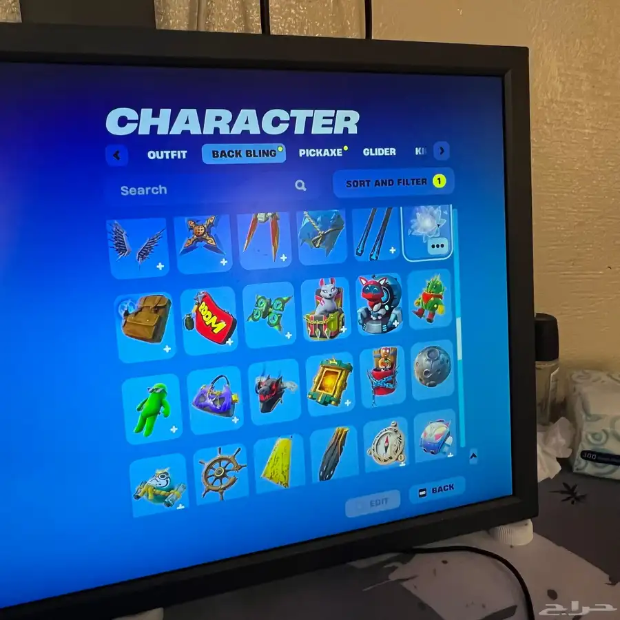 حساب فورتنايت للبيع السيزون الخامس وسكنات طور الزومبي القديم 11