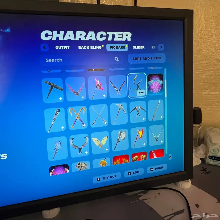 حساب فورتنايت للبيع السيزون الخامس وسكنات طور الزومبي القديم 16