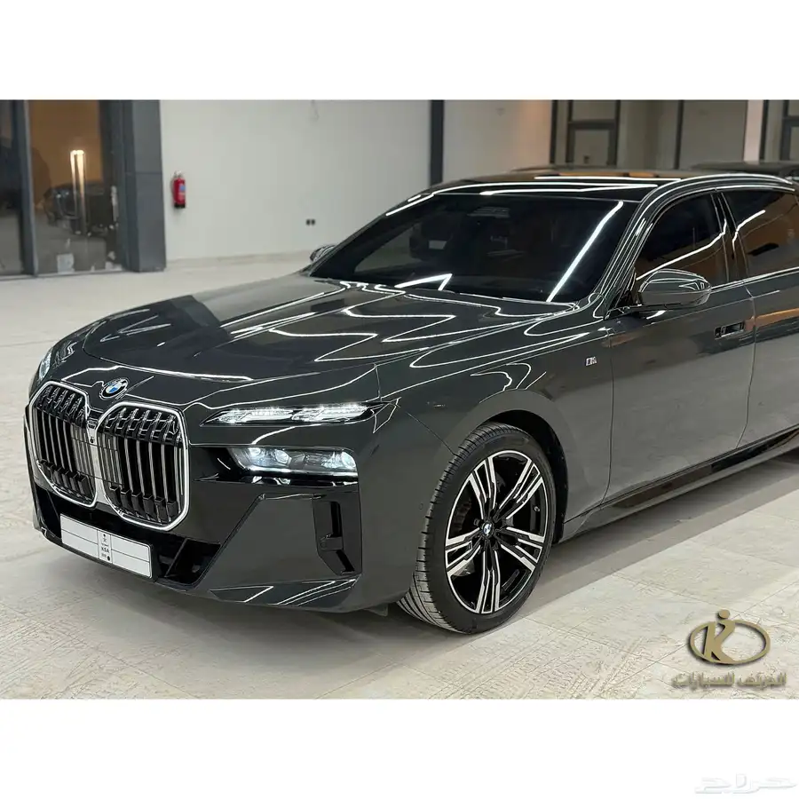 بي ام دبليو - 740i 2023 ناغي - عداد 24 الف فقط 2