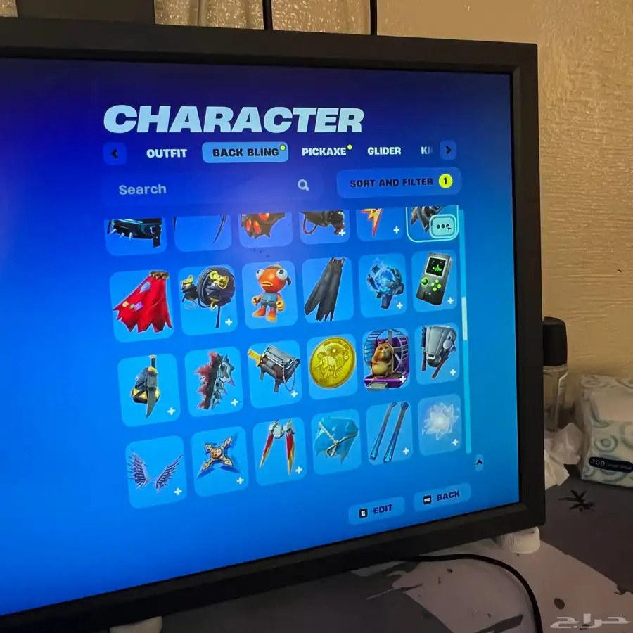 حساب فورتنايت للبيع السيزون الخامس وسكنات طور الزومبي القديم 10