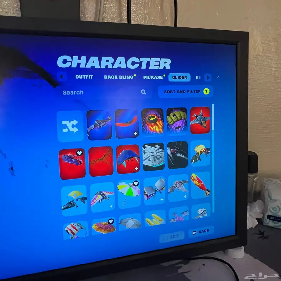 حساب فورتنايت للبيع السيزون الخامس وسكنات طور الزومبي القديم 24