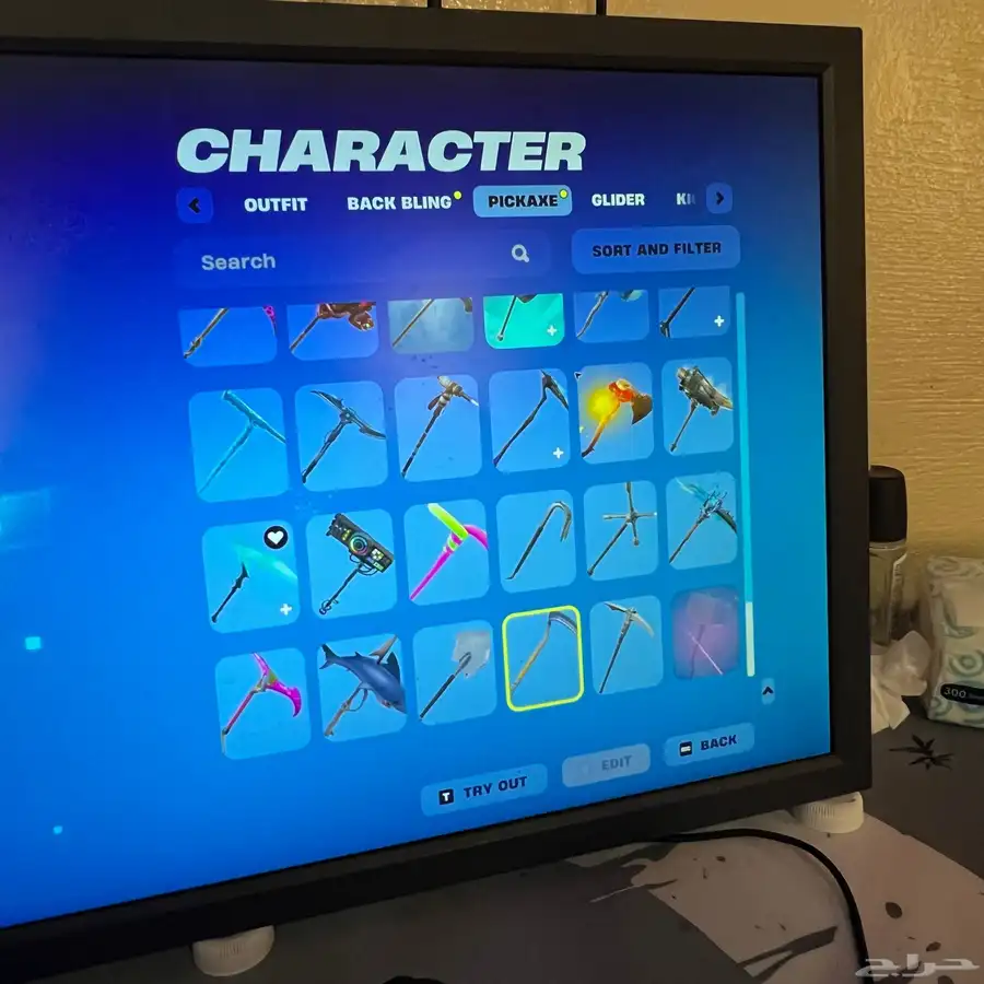 حساب فورتنايت للبيع السيزون الخامس وسكنات طور الزومبي القديم 23