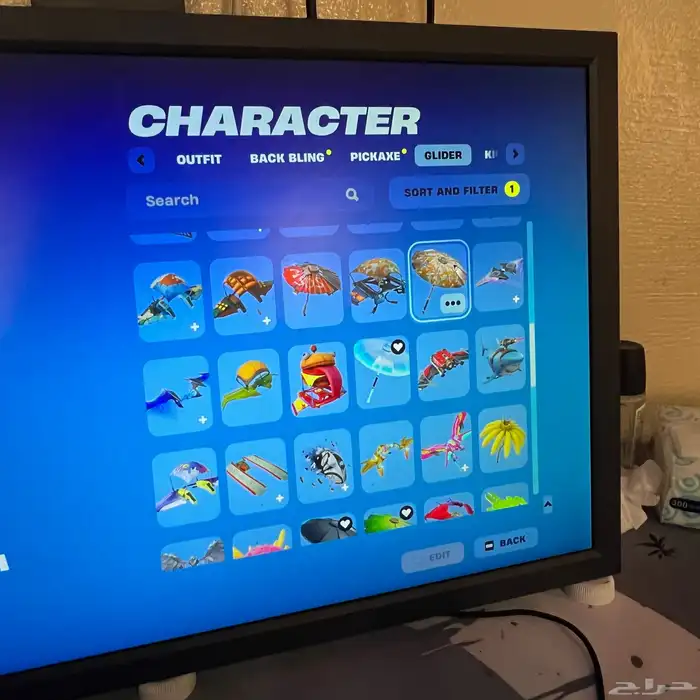حساب فورتنايت للبيع السيزون الخامس وسكنات طور الزومبي القديم 26