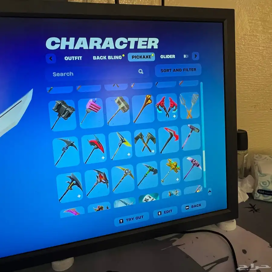 حساب فورتنايت للبيع السيزون الخامس وسكنات طور الزومبي القديم 21