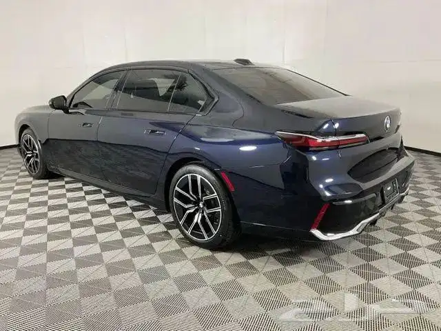 Bmw 740i 2023 5
