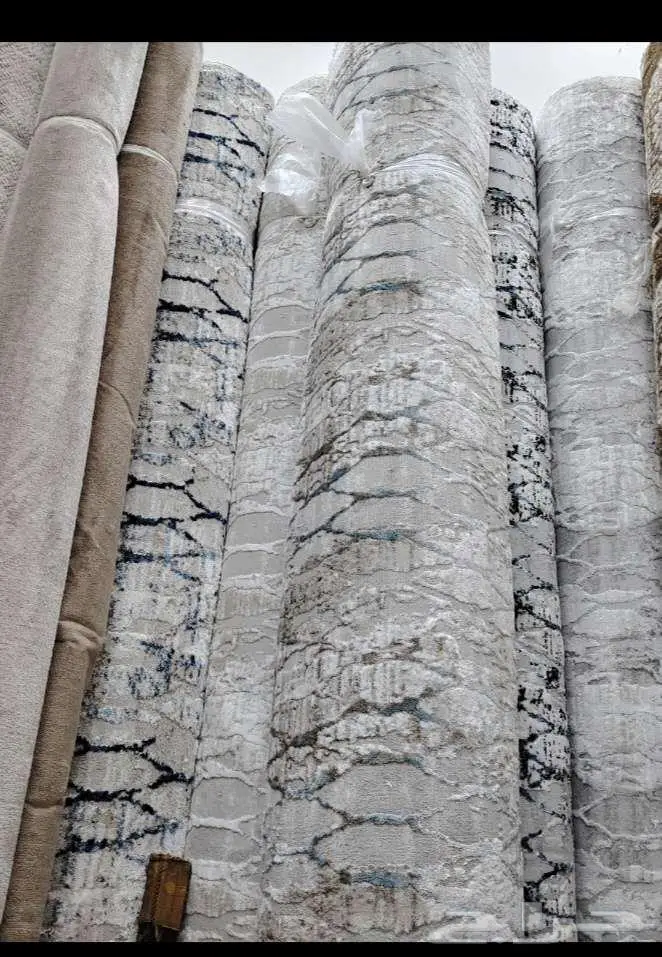 يوجد لدينا جميع انواع الموكيت التركي والحرير والإماراتي 9