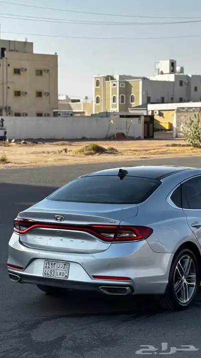 هونداي ازيرا 8