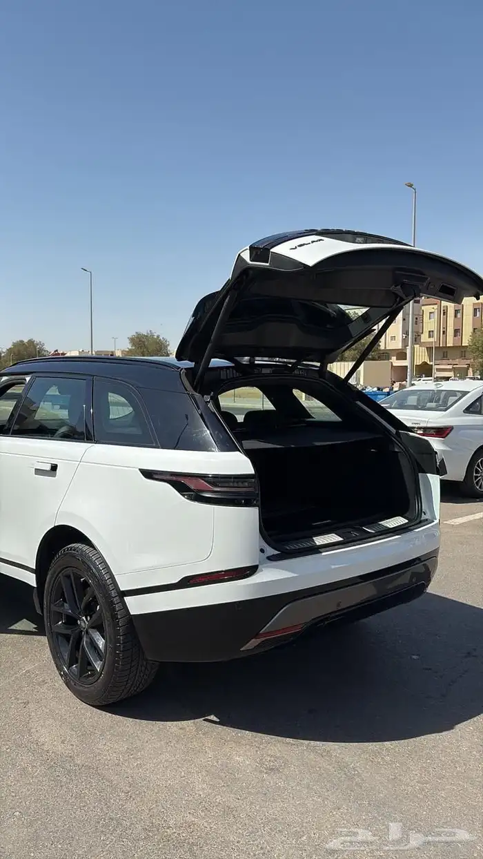 لاندروفر فيلار 2024 ممشى قليل وبحالة الوكاله.. 15