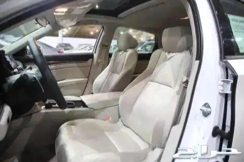 هوندا اكورد سبورت نص فل مخمل فتحة سقف موديل 2022 14
