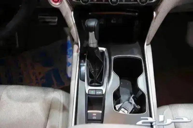 هوندا اكورد سبورت نص فل مخمل فتحة سقف موديل 2022 10
