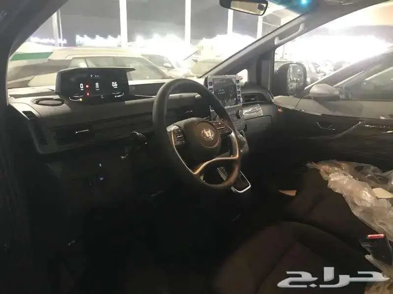 هيونداي ستاريا موديل 2025 ديزل ( 9 راكب ) 14