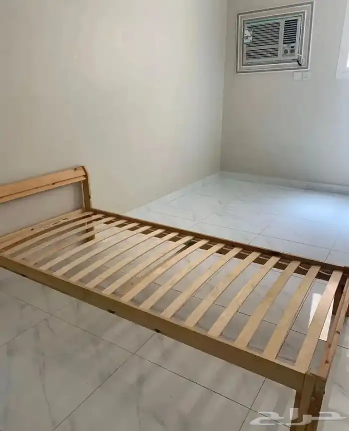 سرير خشبي 0