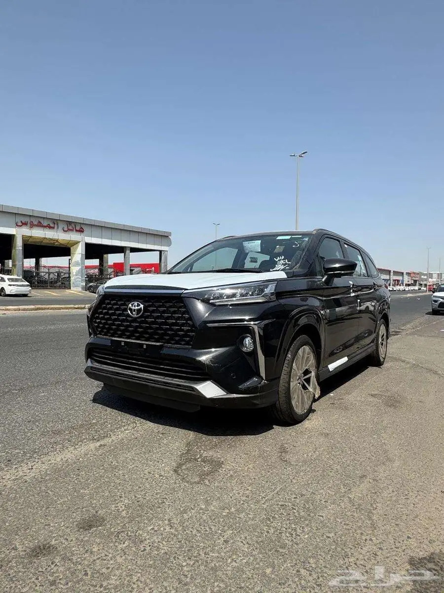 تويوتا فيلوز فل كامل 1500 cc اسود العائليه موديل 2025 2