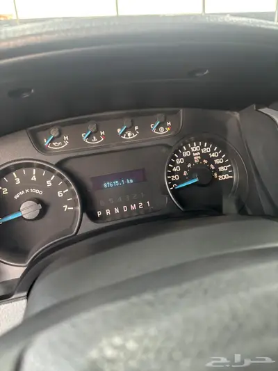 فورد f150 موديل 2013 ماشي 87 الف ابيض 8 سلندر بدون دبل 8