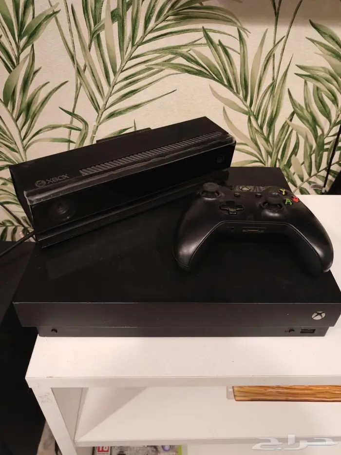 XBOX ONE X with 1TB SSD   Kinect 2