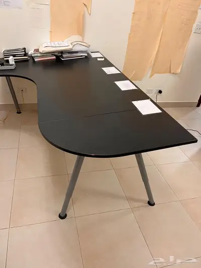 طاولة دراسة 1