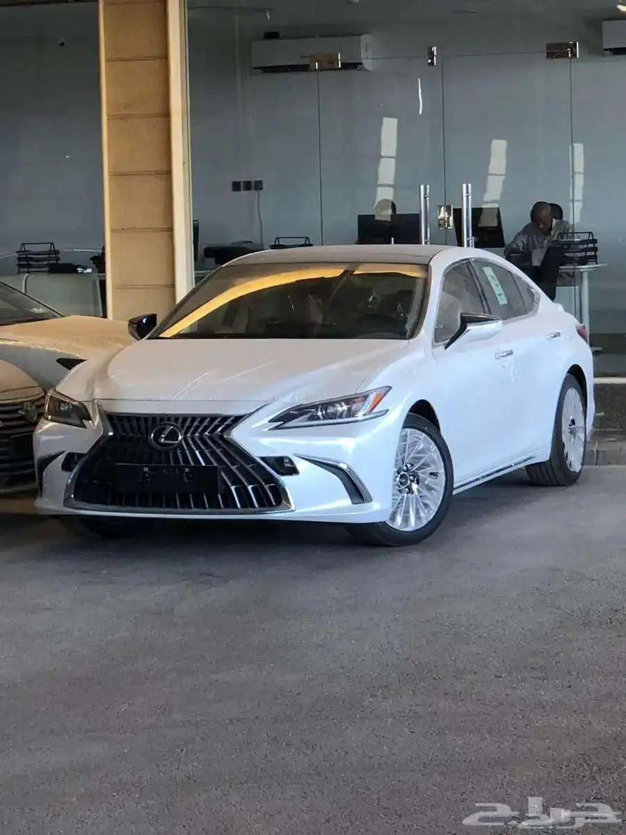 لكزس ES 350 فئه CC بريمي موديل 2025 متوفر لدى الحسن 0
