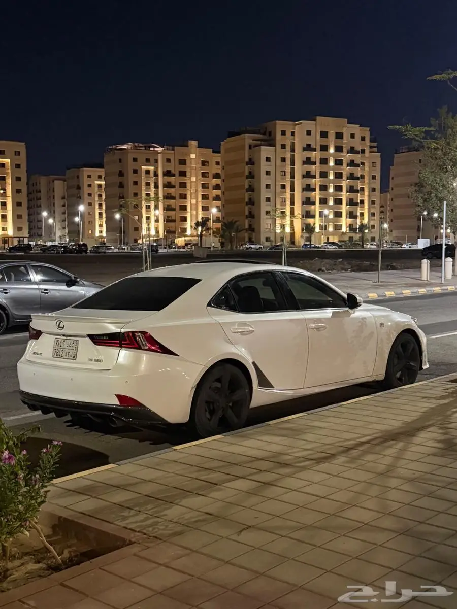 لكزس is 350 منوة للمستخدم اول مالك موديل 2015 3
