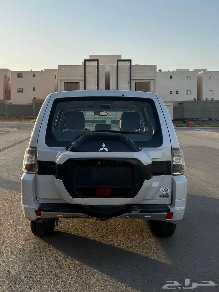 ميتسوبيشي باجيرو 2015 2