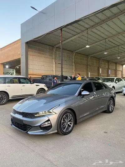 كيا 5 2020 عداد 125000 بنزين استاندر 1
