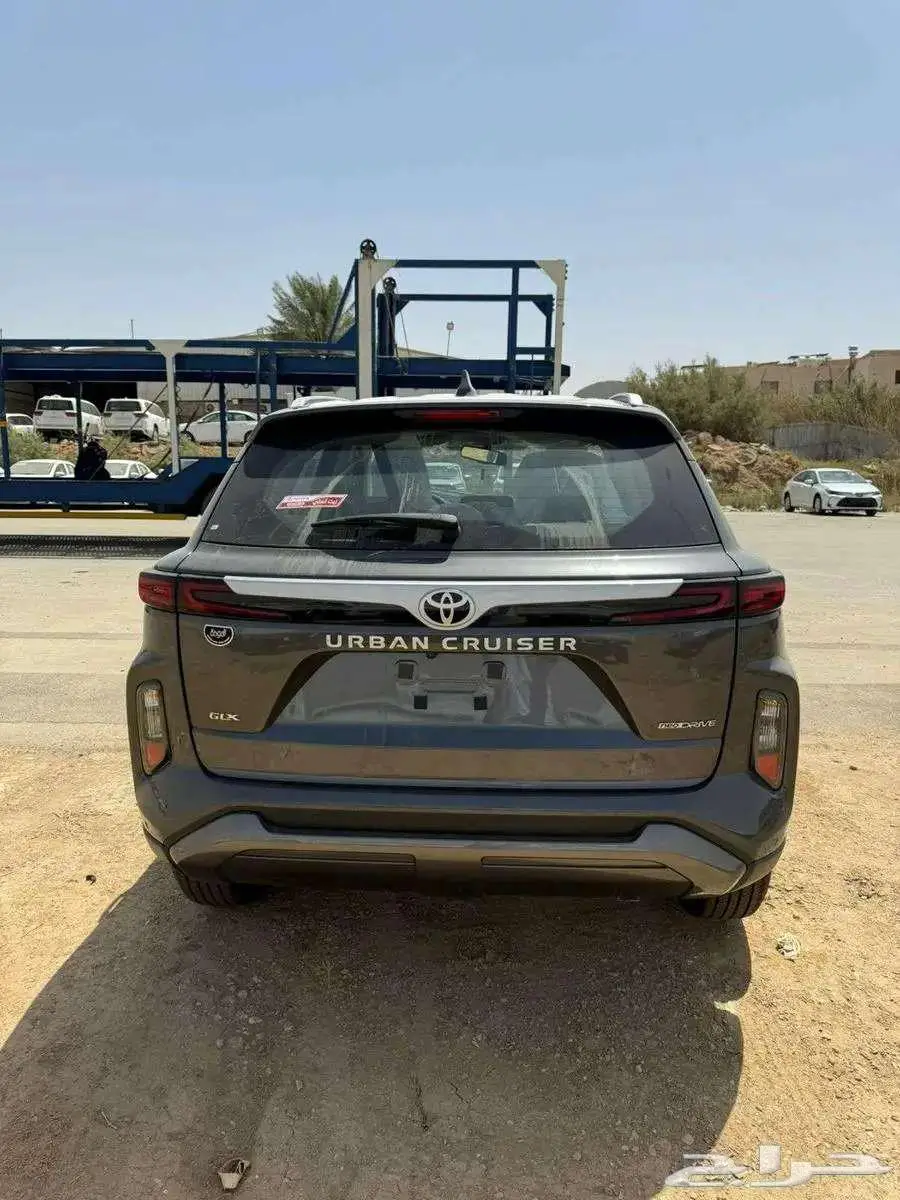 تويوتا اوربان كروز GLX فل كامل 2025 5