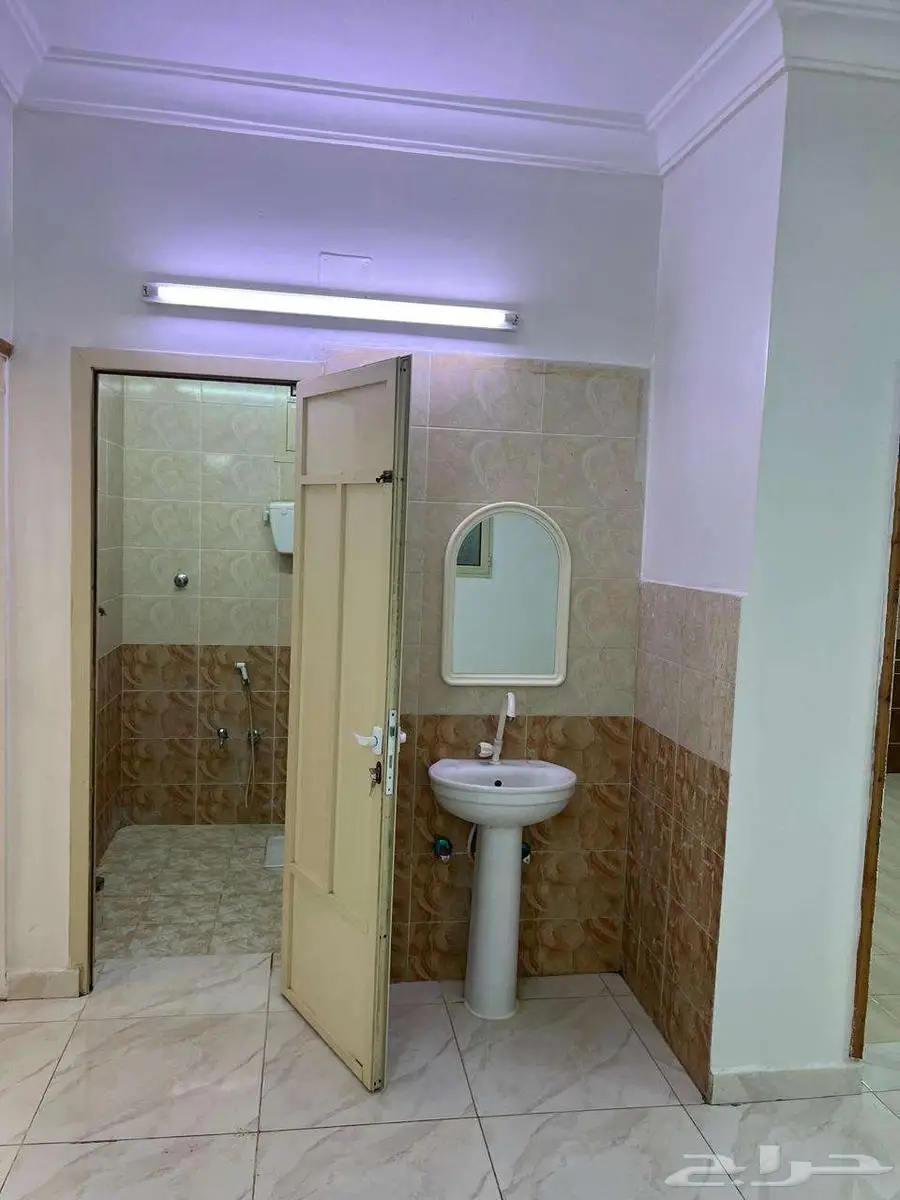 شقة عوائل أربع غرف للايجار حي الأندلس محافظة أبوعريش (جازان) 1